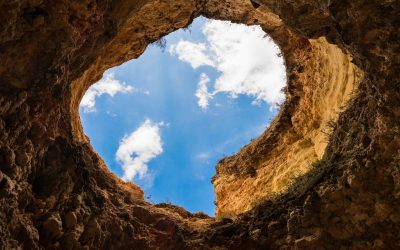 cave-555727_1280